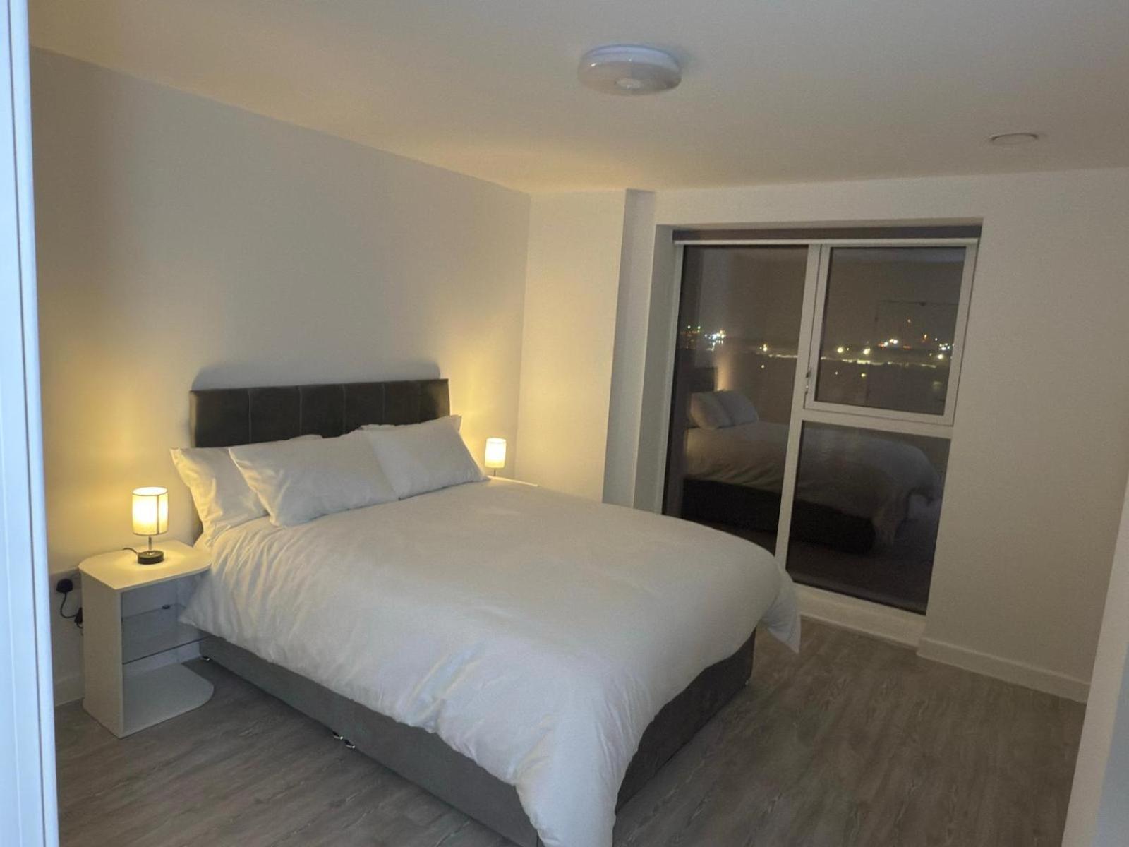 Serenity Waterfront 2 Bed Apartment Northfleet Buitenkant foto