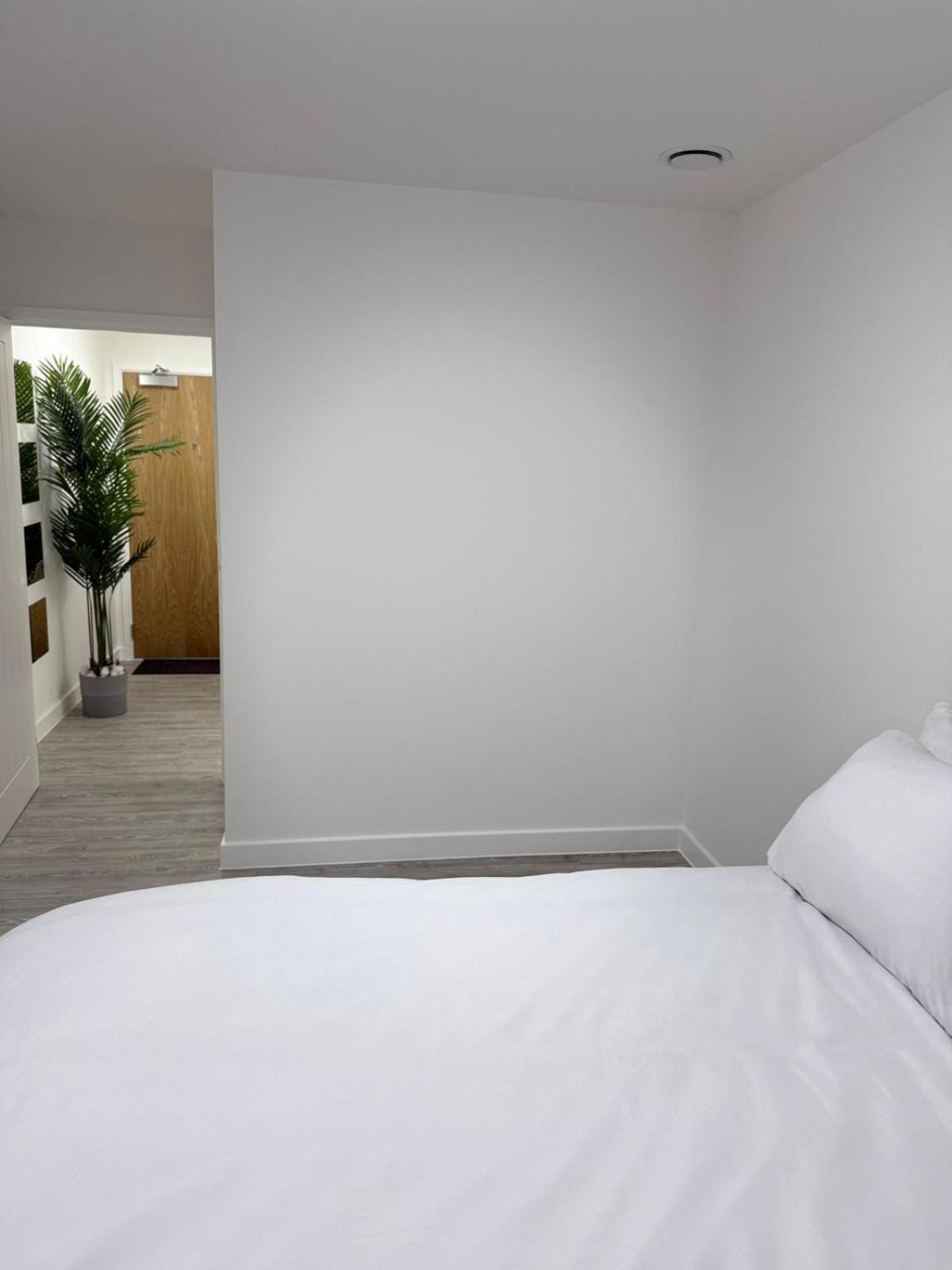 Serenity Waterfront 2 Bed Apartment Northfleet Buitenkant foto
