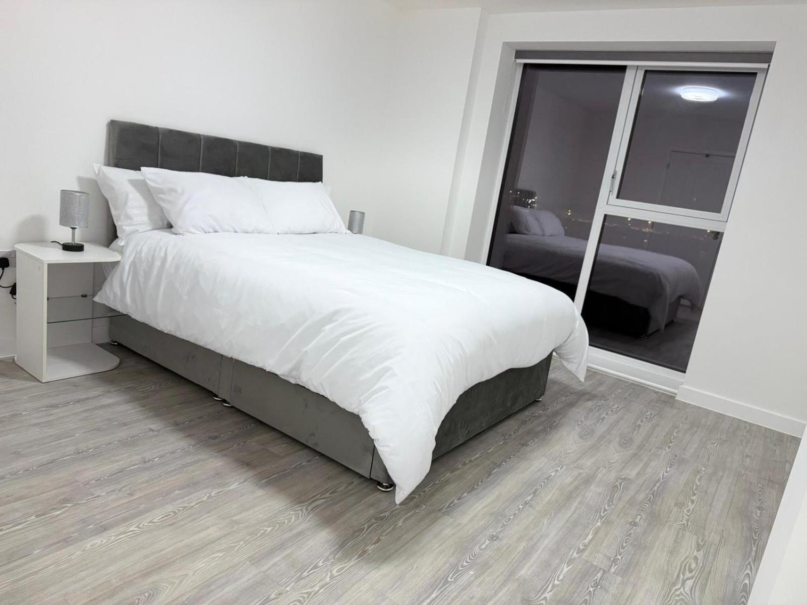 Serenity Waterfront 2 Bed Apartment Northfleet Buitenkant foto