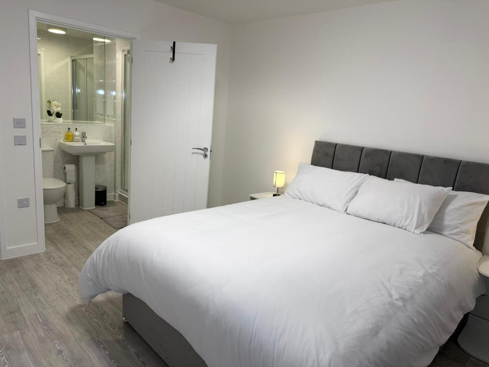 Serenity Waterfront 2 Bed Apartment Northfleet Buitenkant foto