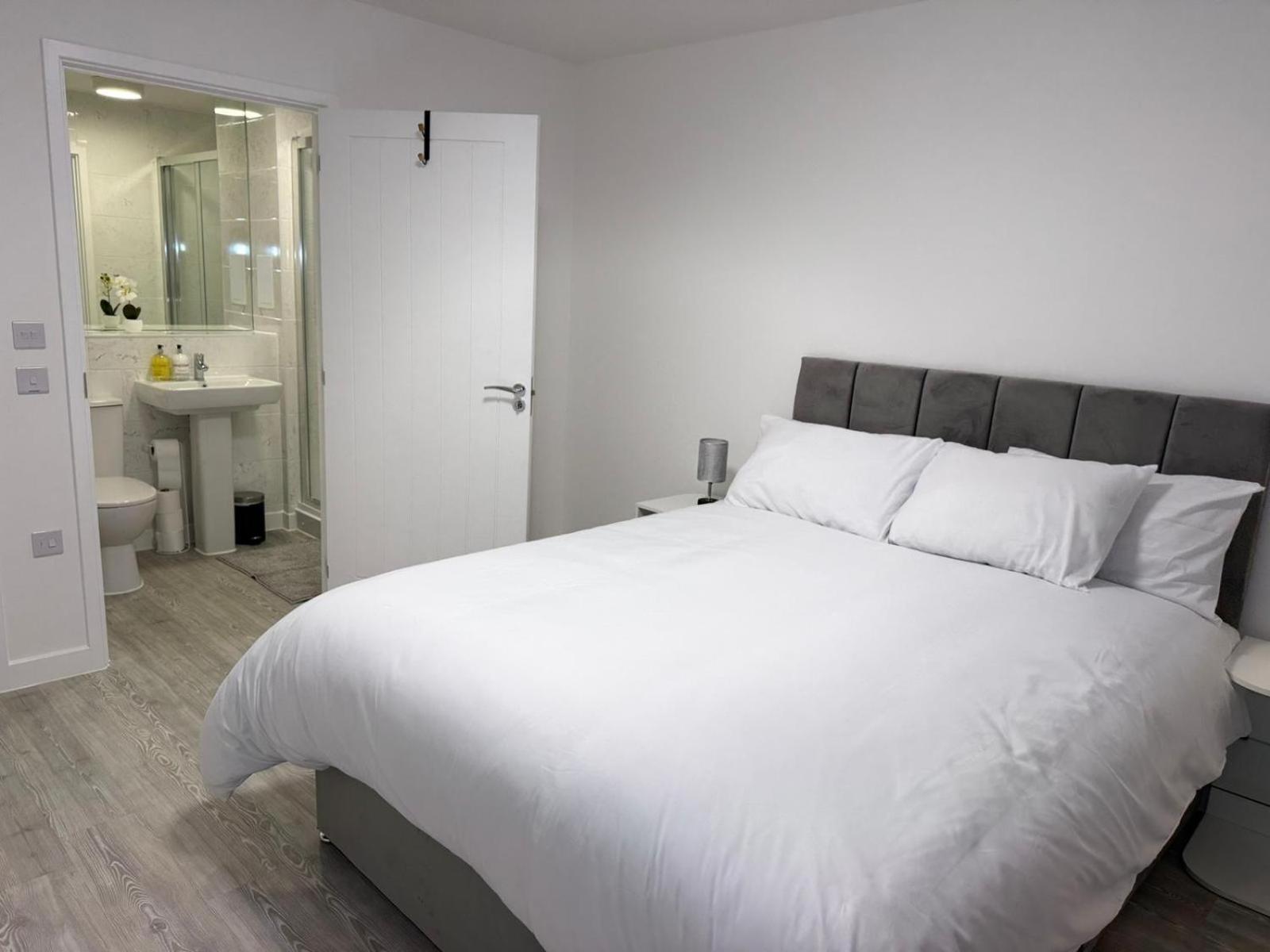 Serenity Waterfront 2 Bed Apartment Northfleet Buitenkant foto