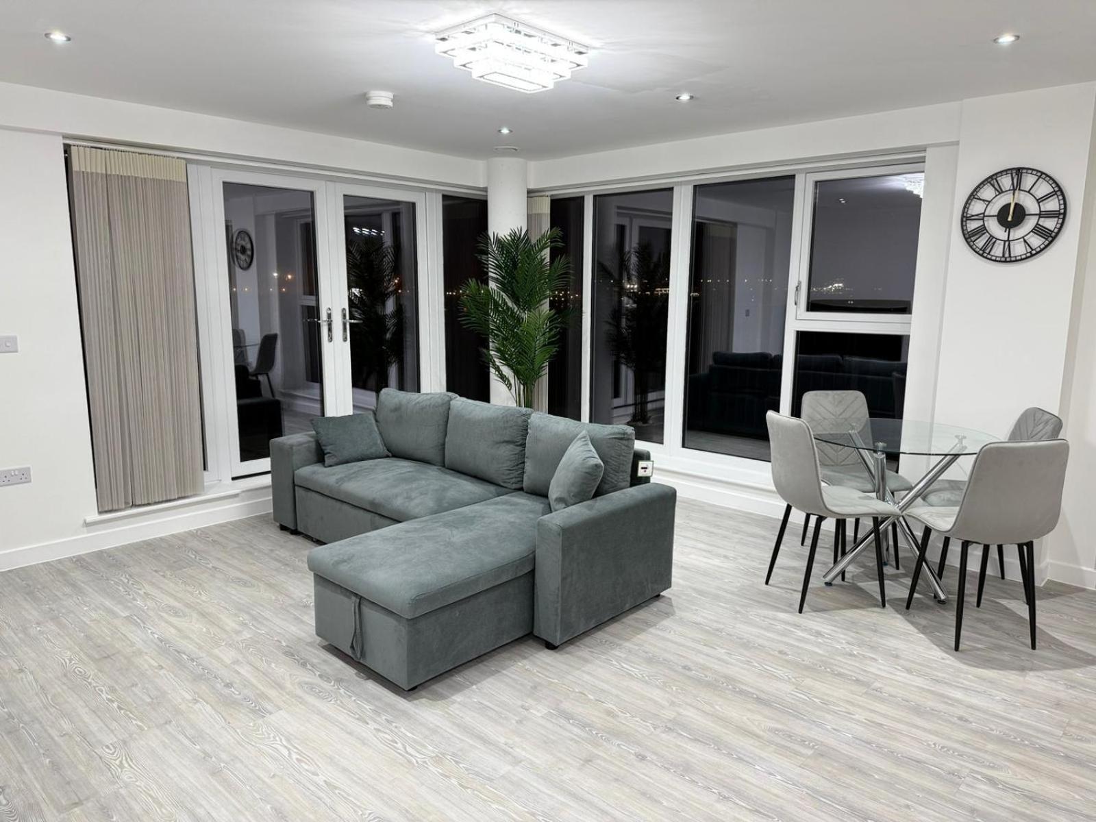 Serenity Waterfront 2 Bed Apartment Northfleet Buitenkant foto